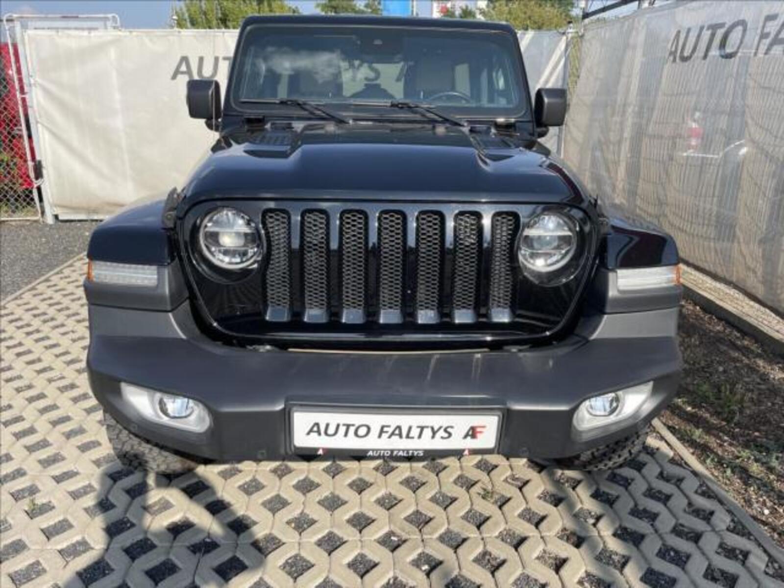 Jeep Wrangler 3