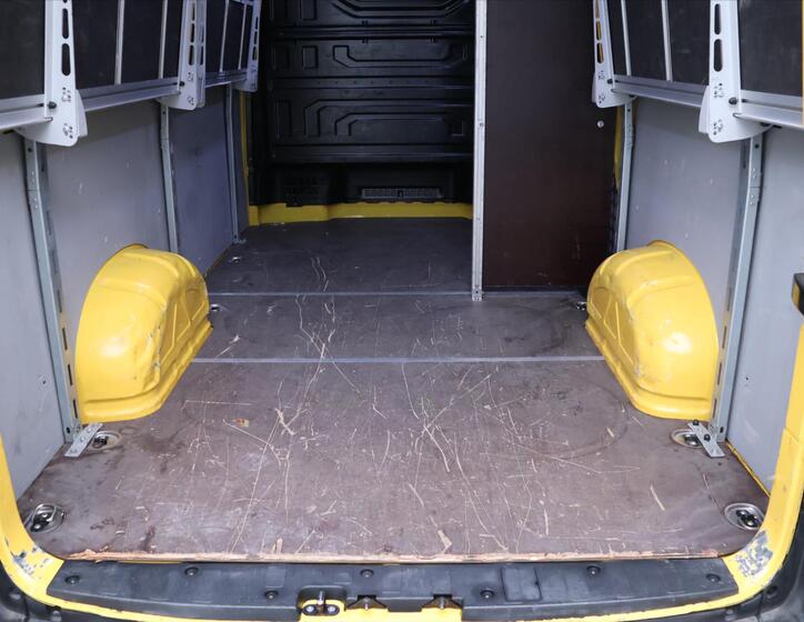 Volkswagen Crafter 10