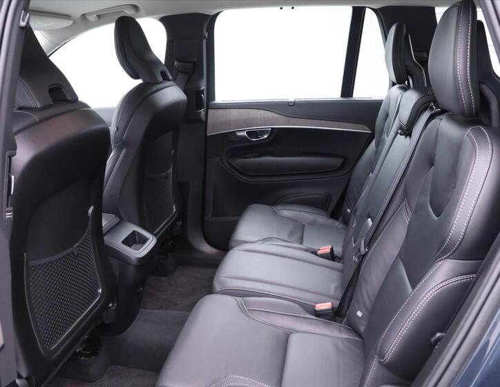 Volvo XC90 17