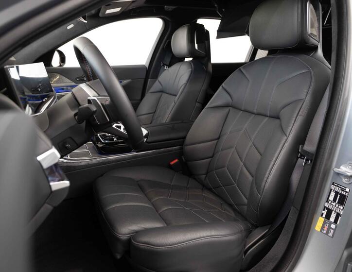 BMW i7 18