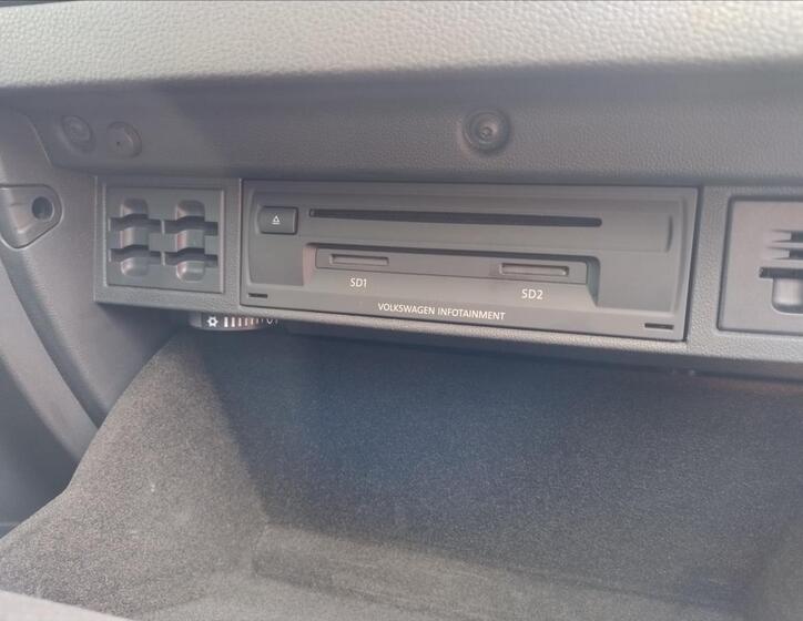 Volkswagen Golf 16