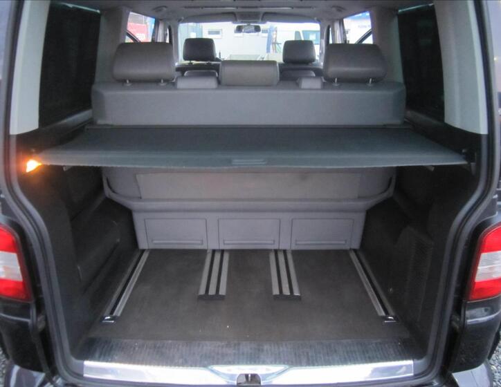 Volkswagen Multivan 47