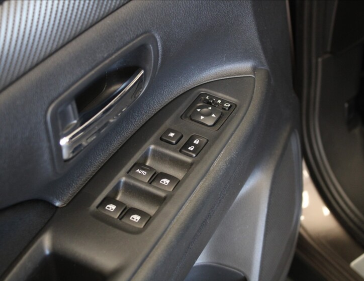 Mitsubishi Outlander 18