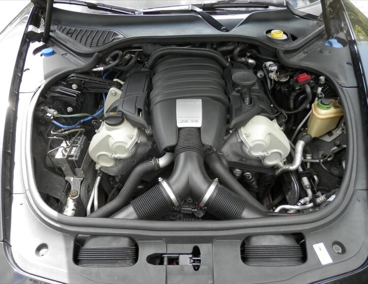 Porsche Panamera 30