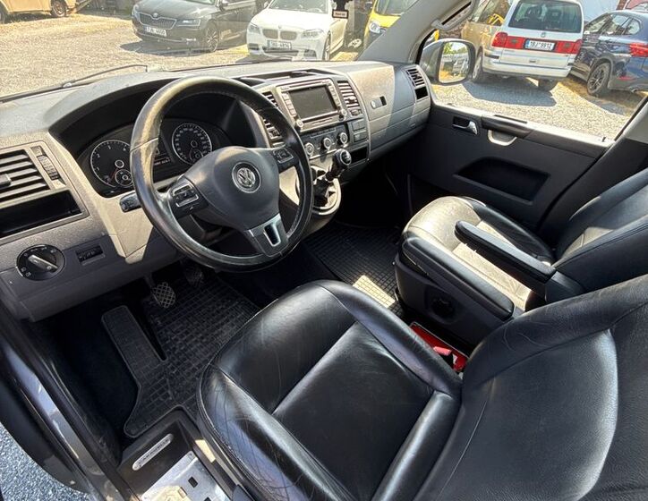 Volkswagen Caravelle 25