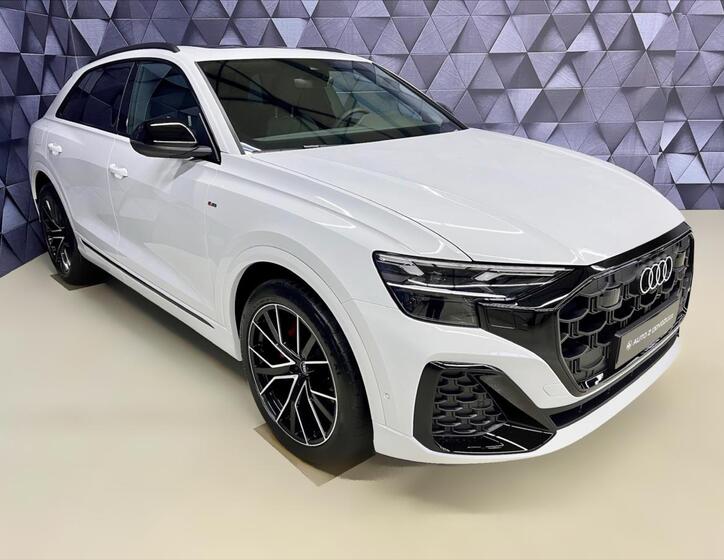Audi Q8 3