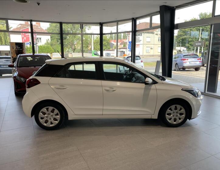 Hyundai i20 4