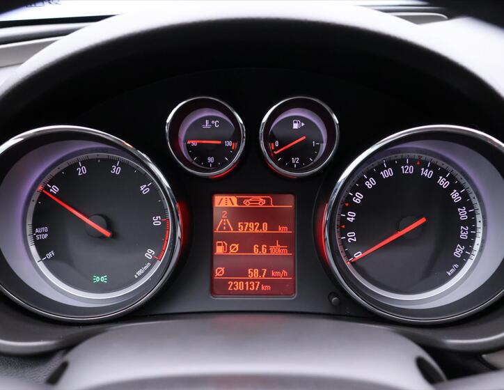 Opel Insignia 19