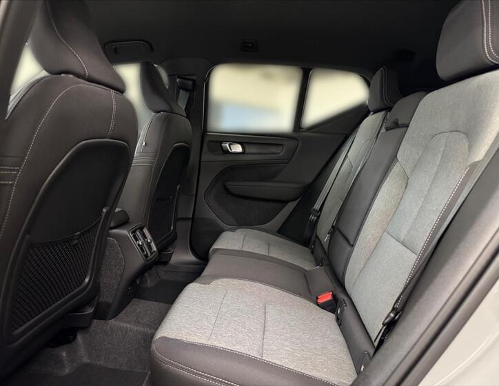 Volvo XC40 11