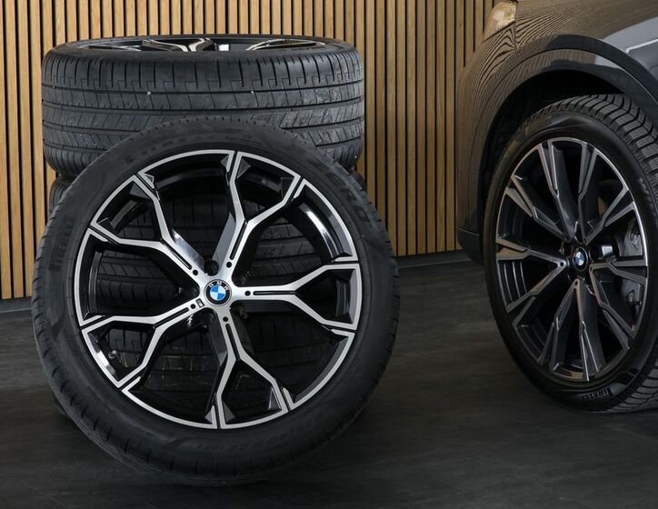 BMW X7 50