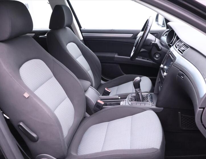 Škoda Superb 12