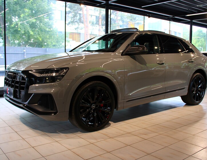 Audi SQ8 3