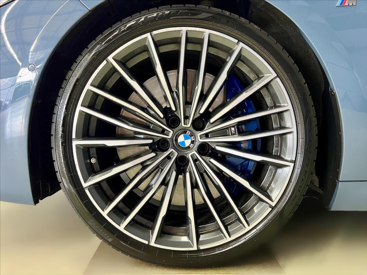 BMW Řada 8