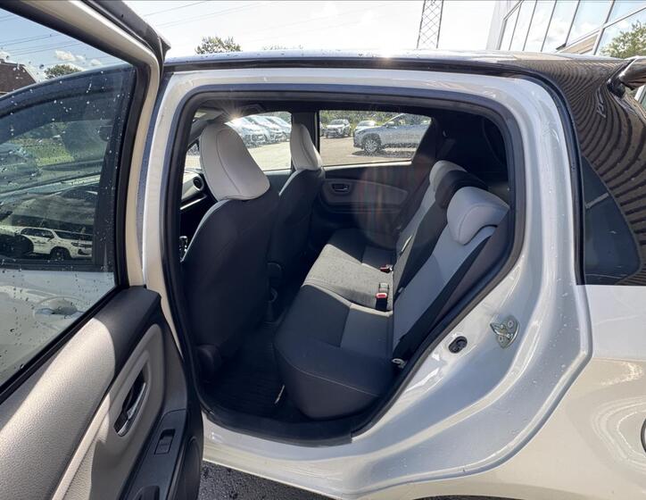Toyota Yaris 10