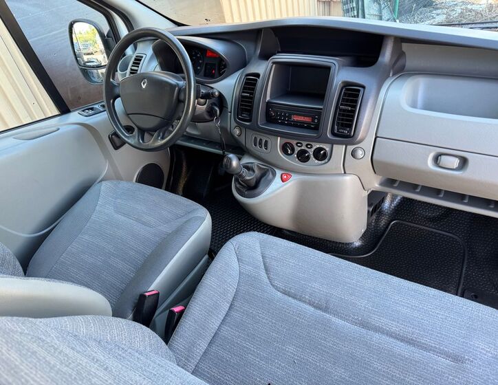 Renault Trafic 12