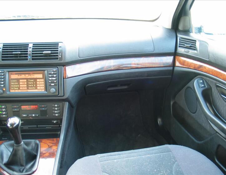 BMW Řada 5 32