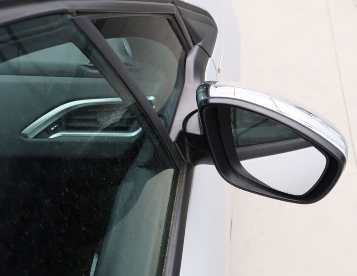 Peugeot 208 12