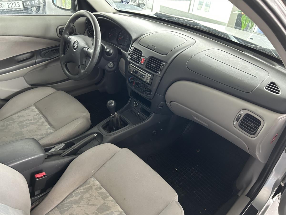 Nissan Almera