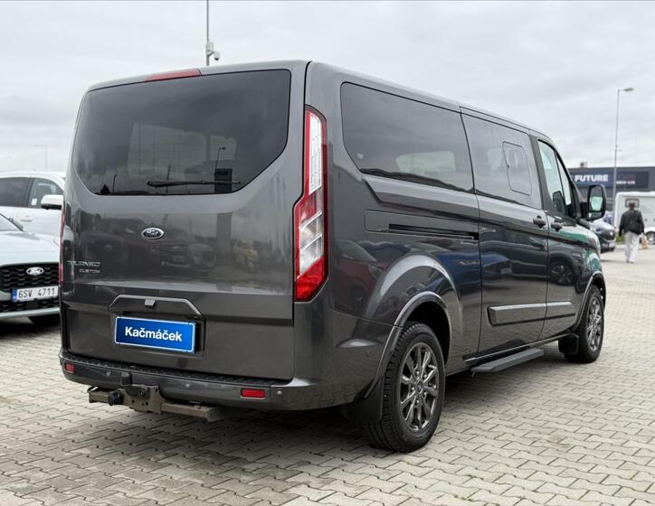 Ford Tourneo Custom 5