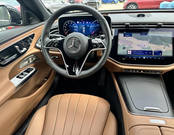 Mercedes-Benz Třídy E 12