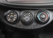 Toyota Yaris 12