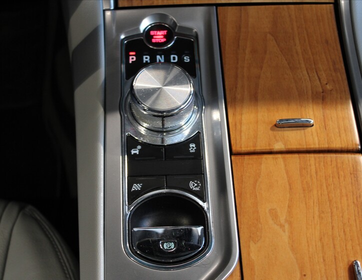 Jaguar XF 12