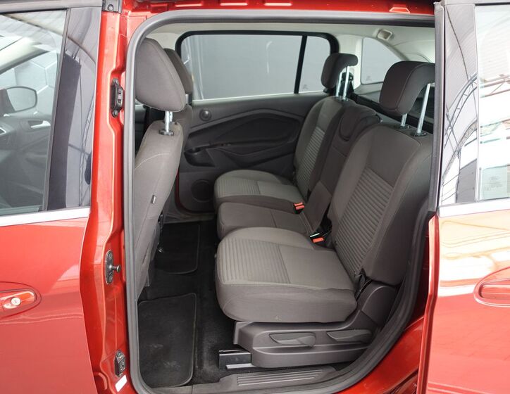Ford Grand C-MAX 22