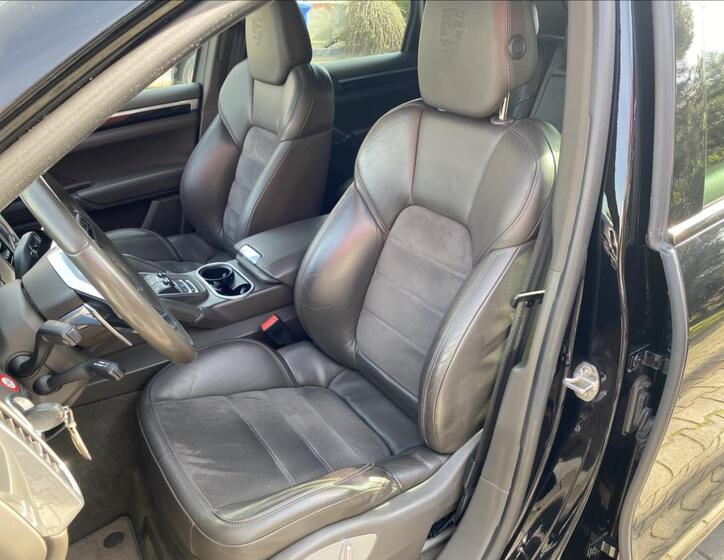 Porsche Cayenne 9