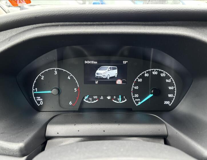 Ford Tourneo Custom 23