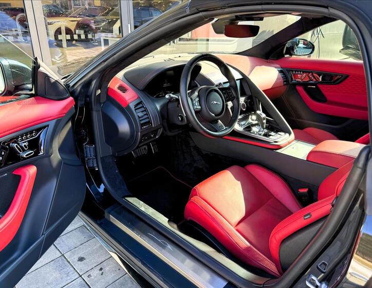 Jaguar F-Type 9