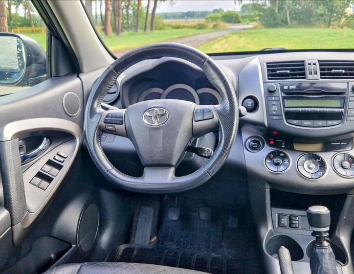 Toyota RAV4 22