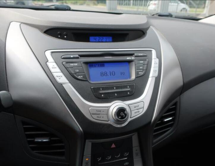 Hyundai Elantra 14