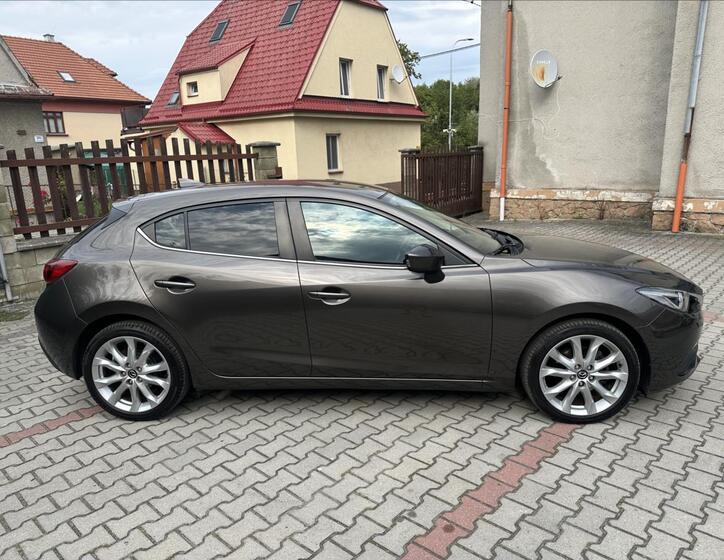 Mazda 3 2
