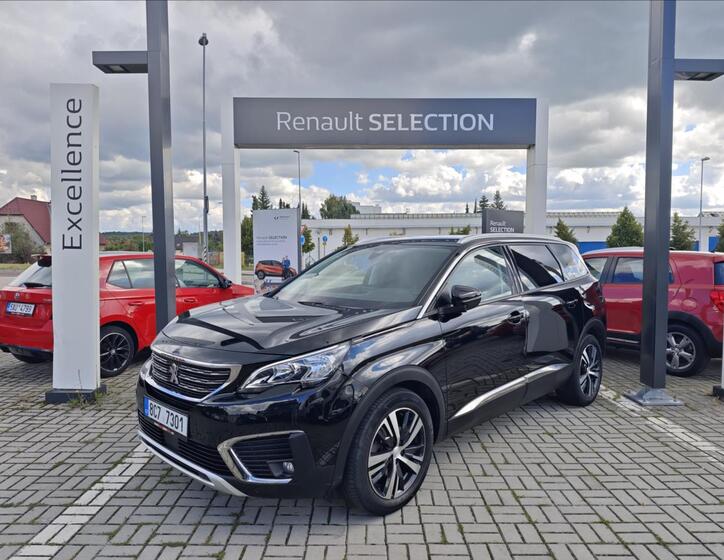 Peugeot 5008 1