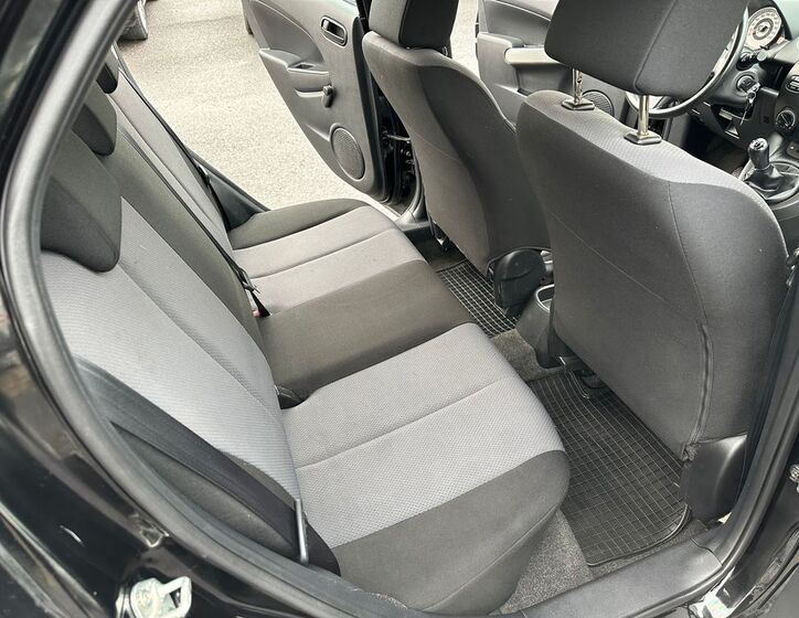 Mazda 2 12