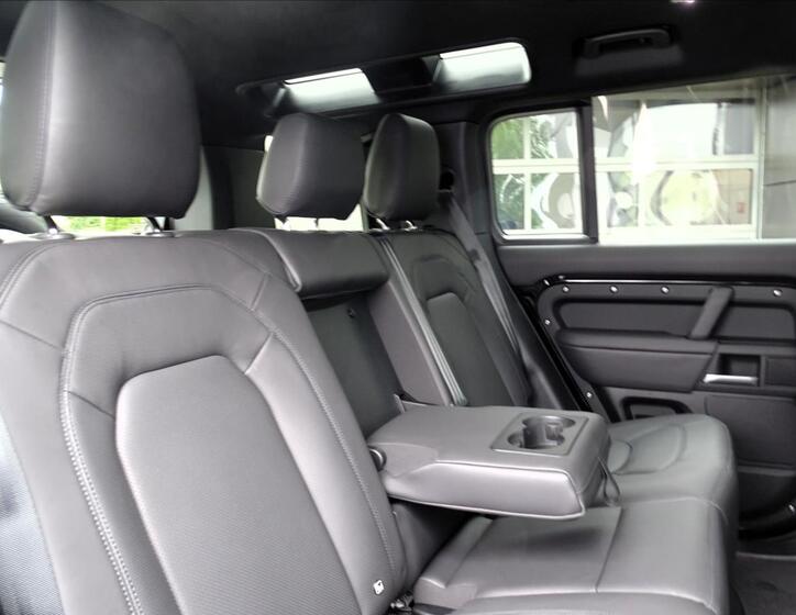 Land Rover Defender 20