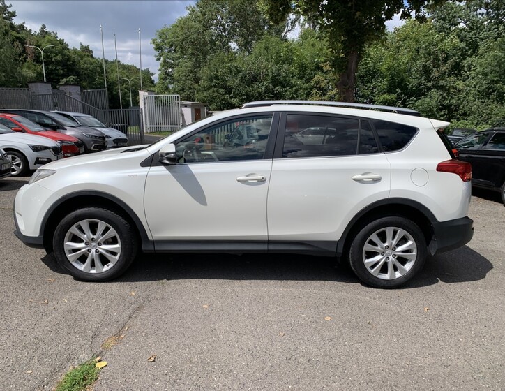Toyota RAV4 8