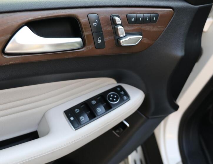 Mercedes-Benz GLE 18