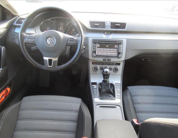 Volkswagen Passat CC 9