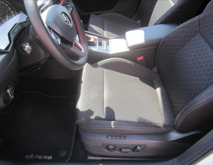 Škoda Superb 12