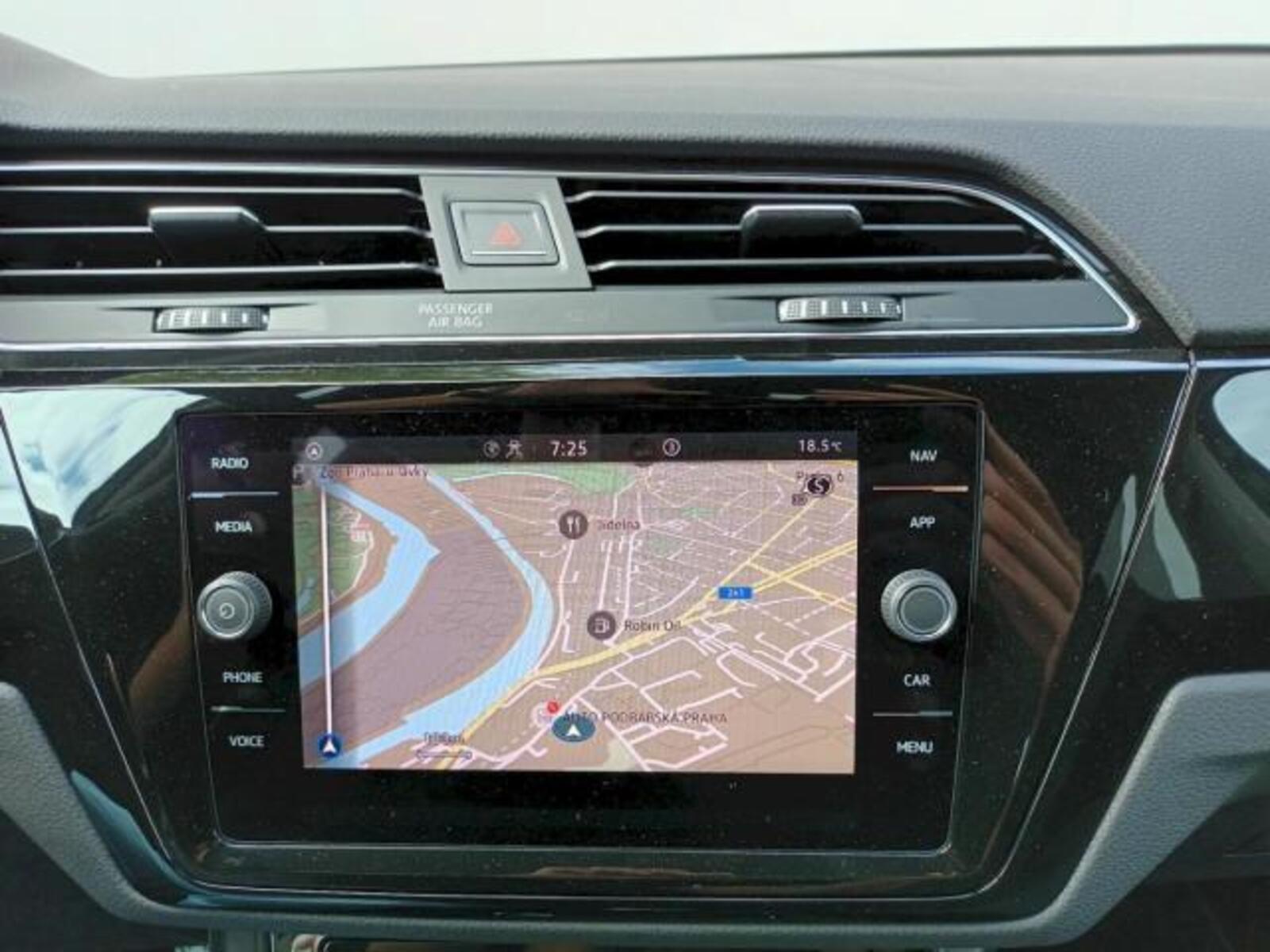 Volkswagen Touran 11