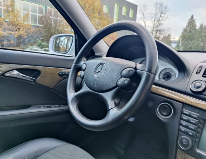 Mercedes-Benz Třídy E 25