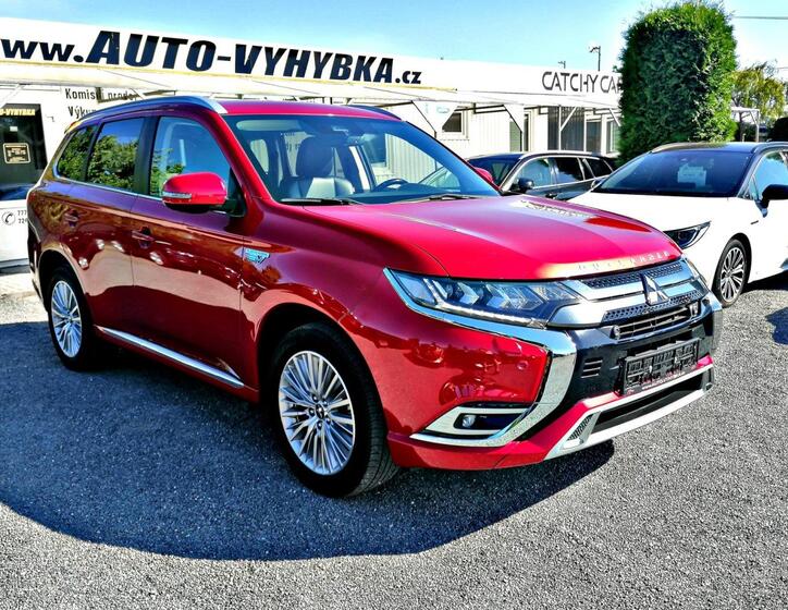 Mitsubishi Outlander 4