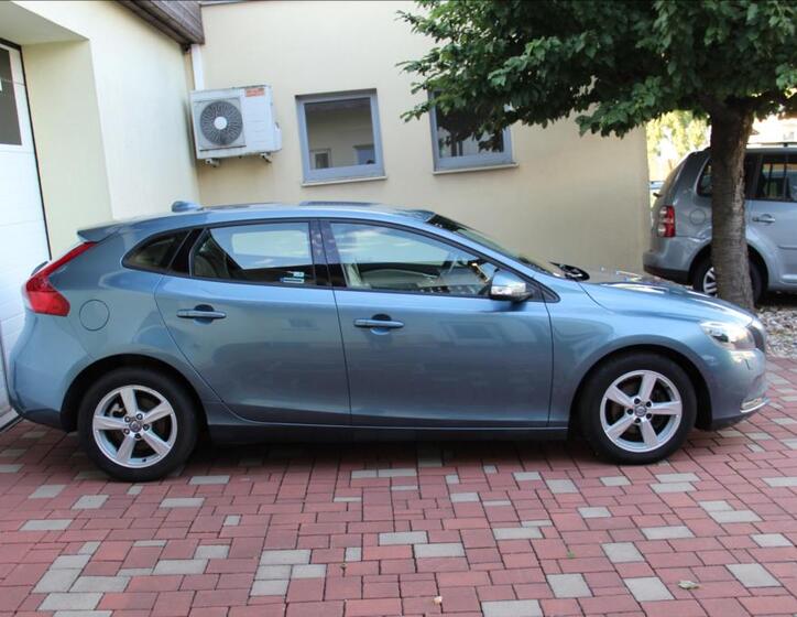 Volvo V40 6