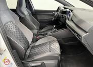 Volkswagen Golf 24