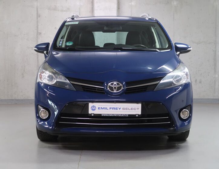 Toyota Verso 2