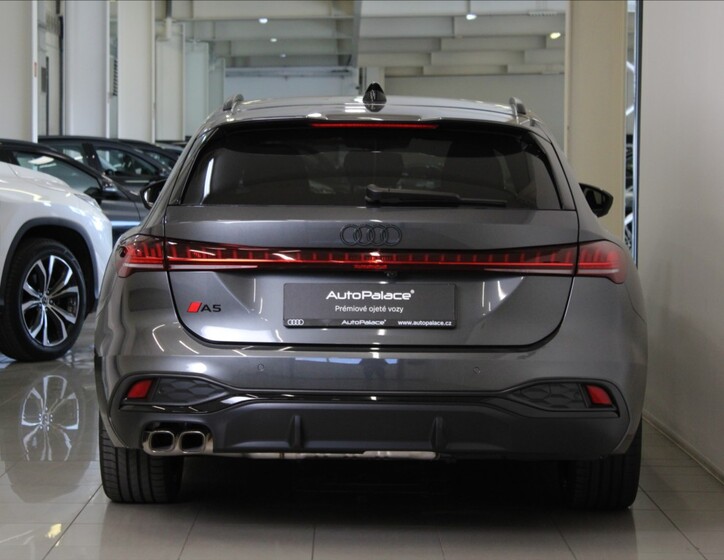 Audi A5 4