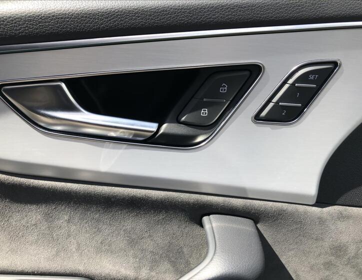 Audi SQ8 23