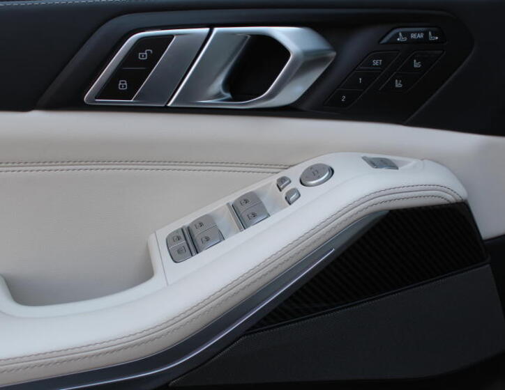 BMW X7 11