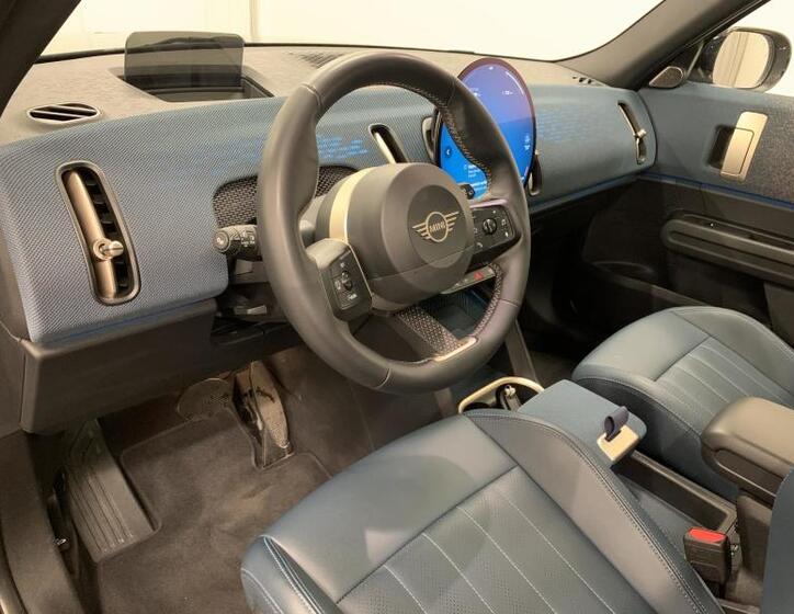 Mini Countryman 6